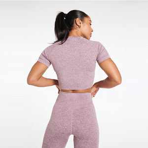 เสื้อครอปท็อปออกกำลังกายแฟชั่นฤดูร้อน แขนสั้น คอวี ทรงเข้ารูป ดีไซน์ใหม่ ราคาโรงงาน ขายส่ง ผ้าฝ้าย 100% สำหรับผู้หญิง - Product Image 3