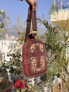 Bolso de Hombro de Cuero Hecho a Mano al por Mayor, Elegante y de Moda, Bolso de Viaje con Pelo de Piel, Fácil de Llevar, Multiusos - Product Image 2