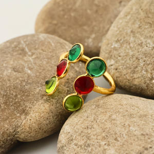 Anillo Chapado en Oro de 18k con Piedras Preciosas de Granate, Peridoto y Cuarzo Esmeralda - Product Image 2