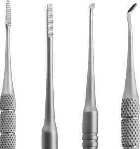 Juego al por mayor de raspador de cutículas triangular de metal y lima de uñas con empujador de cutículas de madera y herramientas de corte para manicura - Product Image 1