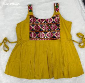 Nueva colección de túnicas de rayón con bordados Gamthi, proveedor de Surat, compras en línea en India. - Product Image 3