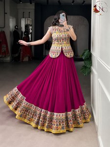 NOIIR PIGEON Lehenga Choli pour femme en rayonne, avec broderies et motifs imprimés, infroissable, séchage rapide, longueur ras du sol, Navratri - Product Image 2