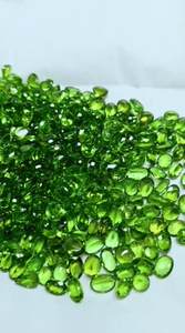Piedra Preciosa de Peridoto Natural Tallada para Diseñadores de Joyas, Joyeros y Proveedores de Piedras Preciosas - Product Image 3