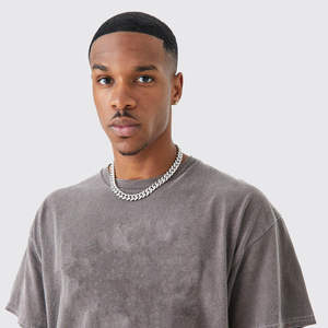 Camiseta de algodón de alta calidad, diseño de gran gramaje, estampado bajo demanda, lavado ácido, estilo desgastado, corte cuadrado y holgado para hombre. - Product Image 3