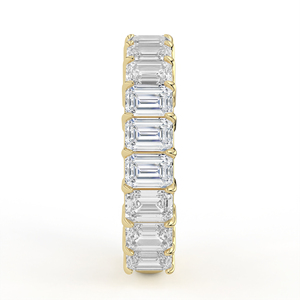 Anillo de compromiso de oro blanco macizo con diamante cultivado en laboratorio, corte ovalado central, piedras laterales con engaste de doble garra y tres piedras. - Product Image 6