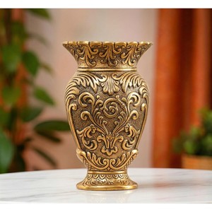 Vase artisanal en laiton Aqdus Saleem, design traditionnel, respectueux de l'environnement |   Vente en gros de pots de plantes d'intérieur Moradabad - Product Image 1