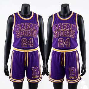 Conjunto de camiseta y pantalones cortos de baloncesto de malla de poliéster, morado con paneles de rayas doradas, logotipo personalizado con pedrería, conjuntos para mujer - Product Image 5