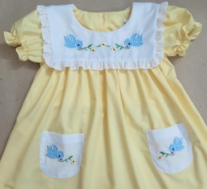 Colección de Vestidos de Bebé con Bordado de Pájaro Azul Amarillo. Hecho a medida - Product Image 5