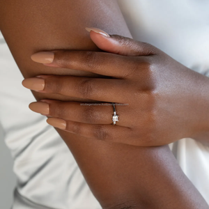 Igi ได้รับการรับรอง CVD แหวนหมั้น S925ชุบทองด้วยเงินพลอย3เม็ดสำหรับเป็นของขวัญ - Product Image 4