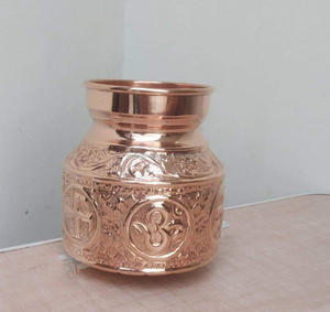 Lota en cuivre de qualité de classe mondiale avec couvercle forme ovale Mini en taille tendance hindouisme Pooja Lota Mini pot d'eau hautement poli - Product Image 4