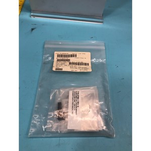 Lote de 4 Abrazaderas de Cable LAM 715-002780-001 de 0.50 x 0.25 - Equipos y Piezas de Semiconductores de Confianza de Marca Global - Product Image 4