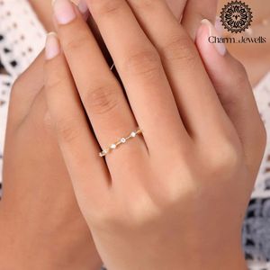 Bague de Fiançailles et d'Éternité Classique en Argent Plaqué Or Rose avec Moissanite Taille Coussin Sertie à Griffes pour Femme - Product Image 4