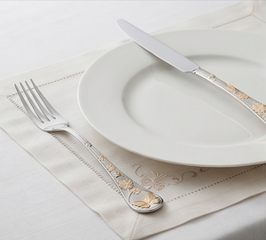 Ensemble de couverts élégants avec poignée en forme de papillon doré, pour la table à manger, la maison, la cuisine, les mariages et les événements spéciaux - Product Image 2