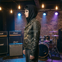 Veste de motard en cuir Rockstar DJ Sonic Insurgency Rebellion Tour 24 avec clous et chaînes, manteau moto à capuche pour femme