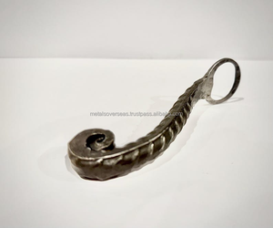 Abridor de Botellas de Hierro Forjado a Mano, Abridor de Botellas de Cerveza Rústico Hecho a Mano para Cocina, Bar y Uso Doméstico - Product Image 4