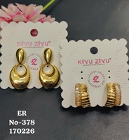Ensemble de boucles d'oreilles clous géométriques tendance pour femme en acier inoxydable plaqué or de qualité supérieure, avec perles d'imitation et diamants américains, style affirmé
