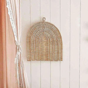 Arc-en-ciel tissé en rotin, un objet décoratif pour les chambres d'enfants. - Product Image 1