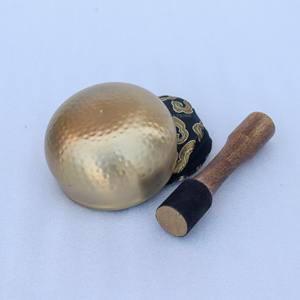 Bol chantant en laiton fait main, bol de sonothérapie tibétain pour le yoga et la relaxation - Product Image 1
