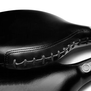 Guantes de Entrenamiento de Boxeo y MMA de Alta Calidad con Diseño de Última Generación para Práctica de Golpeo y Patadas para Hombres - Product Image 4