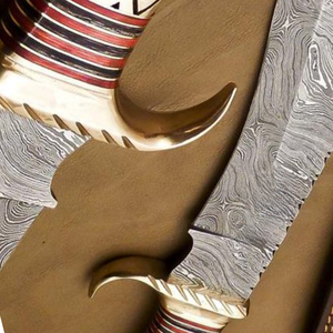Cuchillos Kukri de Acero de Damasco Hechos a Mano con Mango Decorativo y Funda de Cuero, Herramienta para Caza, Camping y Supervivencia al Aire Libre - Product Image 4