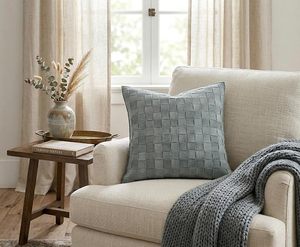 Housse de coussin carrée géométrique moderne, gris, polyester et coton, couture artisanale, fermeture enveloppante, décoration d'intérieur, taie d'oreiller - Product Image 4