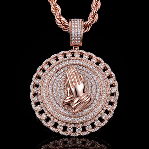 Collier en Moissanite plaqué or rose avec pendentif Mains en prière et breloque Glaçon Rond pour Hommes et Femmes, Bijoux de Fête - Product Image 1