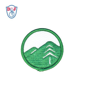 Écussons brodés personnalisés à coudre sur les vêtements, broderie, patch de camping, patch montagne, badge de mérite - Product Image 1
