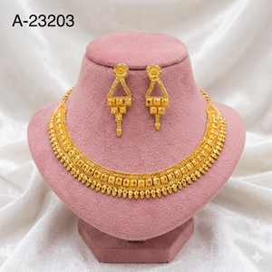 Conjunto de Collar y Pendientes con Diseño de Flor y Cadena de Cuerda de Aleación Chapada en Oro |   Regalo Tradicional Indio para Fiestas, Modelo A-23203 - Product Image 1