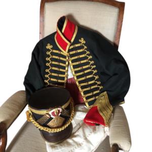 Este es un uniforme estilo Hussar Dolman y un conjunto de uniforme. - Product Image 2