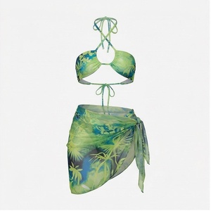 Ensemble bikini 2 pièces pour femme, imprimé plantes tropicales, haut croisé à bretelles croisées avec jupe enveloppante, maillot de bain extensible en spandex et polyester - Product Image 1