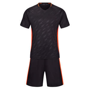 Ensemble d'uniformes de football de style actuel pour adultes, haute qualité, 100% polyester respirant, anti-bactérien, personnalisable - Product Image 4