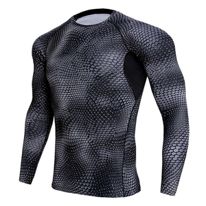 Rashguard MMA uni de qualité supérieure à manches longues pour hommes - Polyester/Nylon respirant, séchage rapide, écologique, élégant pour l'hiver, arts martiaux - Product Image 1