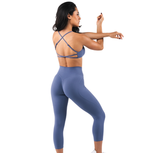 Leggings Capri de Cintura Ultra Alta para Mujer, Color Azul Polvoriento, Elásticos, para Yoga y Fitness, que Absorben la Humedad, Ropa Deportiva para Gimnasio - Product Image 2