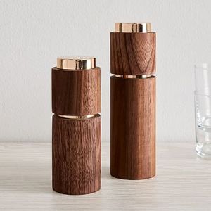 Salière et poivrière en bois pour l'assaisonnement, utilisation en cuisine et accessoires décoratifs pour la table à manger - Product Image 1