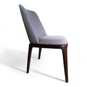 Chaise de jardin moderne du milieu du siècle avec revêtement en tissu et structure en bois d'acajou, pieds effilés pour l'extérieur - Product Image 1