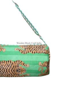 Bolsa de yoga plegable hecha a mano, ecológica, de algodón, con estampados modernos de animales, ligera, duradera, con correa ajustable. - Product Image 2