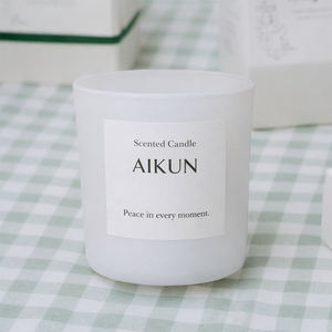 Vela Aromática AIKUN de Cera de Soja Natural con Oud y Tabaco en Frasco de Vidrio, Vela Perfumada Premium para Negocios al por Mayor OEM/ODM - Product Image 2