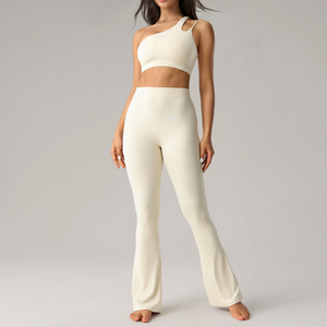 Ensemble de yoga et de fitness pour femmes, respirant et léger, de haute qualité, avec débardeur de sport et leggings très extensibles pour la salle de sport et le yoga au quotidien - Product Image 5
