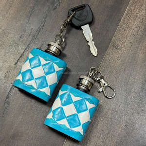 March Expo Mini Checkered Pattern Genuine Leather Hip Flask Keychain Pocket Bottle Portable Alcohol Flask Wholesale for Unisex - Product Image 4