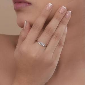AMBER JEWELS Anillo Unisex de Oro Rosa de 14K Chapado en Oro con 3 Piedras de Diamante Cultivado en Laboratorio con Corte Brillante Redondo, Certificado por IGI - Product Image 5