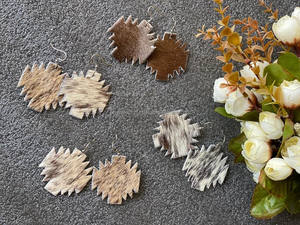Pendientes de piel de vaca hechos a mano, estilo occidental, pelo auténtico - Product Image 3
