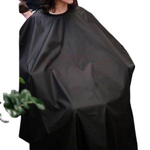 Capes de coiffure et tabliers de barbier de luxe, surdimensionnés, imperméables, avec logo personnalisé et manches, pour salons de coiffure et barbiers - Product Image 3