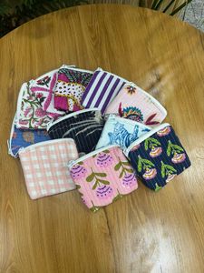 Monedero Acolchado de Algodón Puro Hecho a Mano con Cremallera, Tamaño y Color Personalizables, Patrón Floral Vintage, Pequeño Organizador de Cartera - Product Image 3