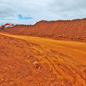 Factory Direct Sell <b>Bauxite</b> Aluminum <b>Ore</b> with Best Price Market Export From Chu Lai Port Vietnam - Product Image 2