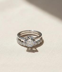 Bague de mariage en or blanc 14 carats avec diamant créé en laboratoire de 1,50 carat, clarté VS1, couleur F, taille ronde, certifiée GIA, fabricant de bijoux - Product Image 1