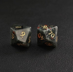 Jeu de dés en résine multicolores, polyédriques, avec chiffres et paillettes, faits à la main, pour jeux de société - Product Image 5
