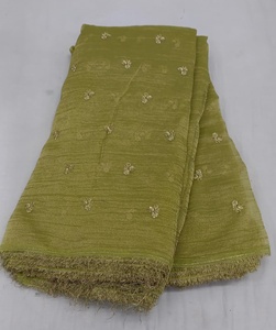 Tissu brodé effet froissé pour travaux semi-artisanaux - Product Image 2