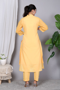 Salwar Kameez en coton brodé floral jaune, taille élastique mi-haute, longueur genou, pantalon assorti, talons transparents, décontracté, été - Product Image 5