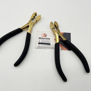 Pinza para Extensiones de Cabello con Dientes, Agarre Fuerte, Color Negro y Dorado, Ecológica, con Logotipo Personalizado, Grado Quirúrgico - Product Image 1