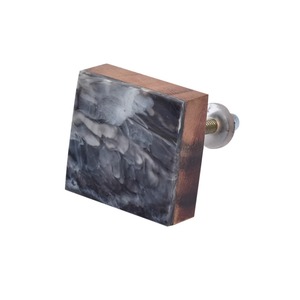 Pomo de Puerta de Gabinete Cuadrado Moderno de Resina y Madera Maciza, Herraje de Latón, Artesanía Natural Hecha a Mano, Tirador Decorativo para Cajón, Mueble Duradero - Product Image 2